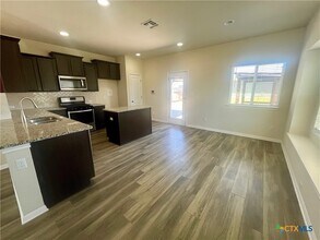 302 Mossycup Dr in San Marcos, TX - Foto de edificio - Building Photo