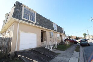 300 33rd St in New Orleans, LA - Building Photo