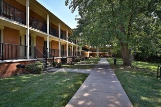 New Orleans Park Apartments in Secane, PA - Building Photo - Building Photo