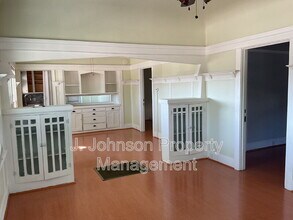 1143 Wall St in Tracy, CA - Building Photo - Building Photo