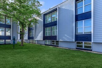 The Pointe Apartments in Lubbock, TX - Foto de edificio - Building Photo