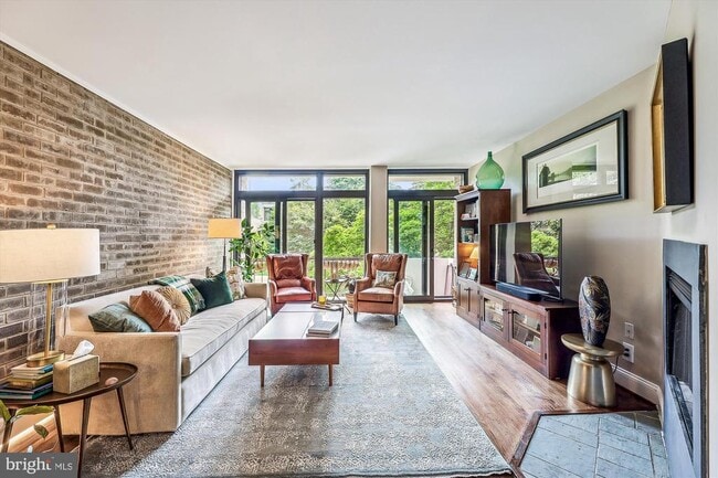 property at 335 N St SW