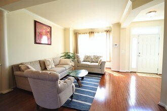 2432 Battery Hill Cir in Woodbridge, VA - Building Photo - Building Photo