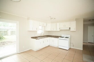 1402 Boston Dr in Pine Bluff, AR - Building Photo - Building Photo