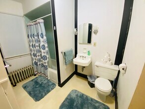 202 North Ave, Unit Apartment 1 in Battle Creek, MI - Building Photo - Building Photo