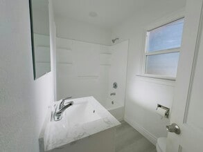 231 E Nicolet St in Banning, CA - Building Photo - Building Photo