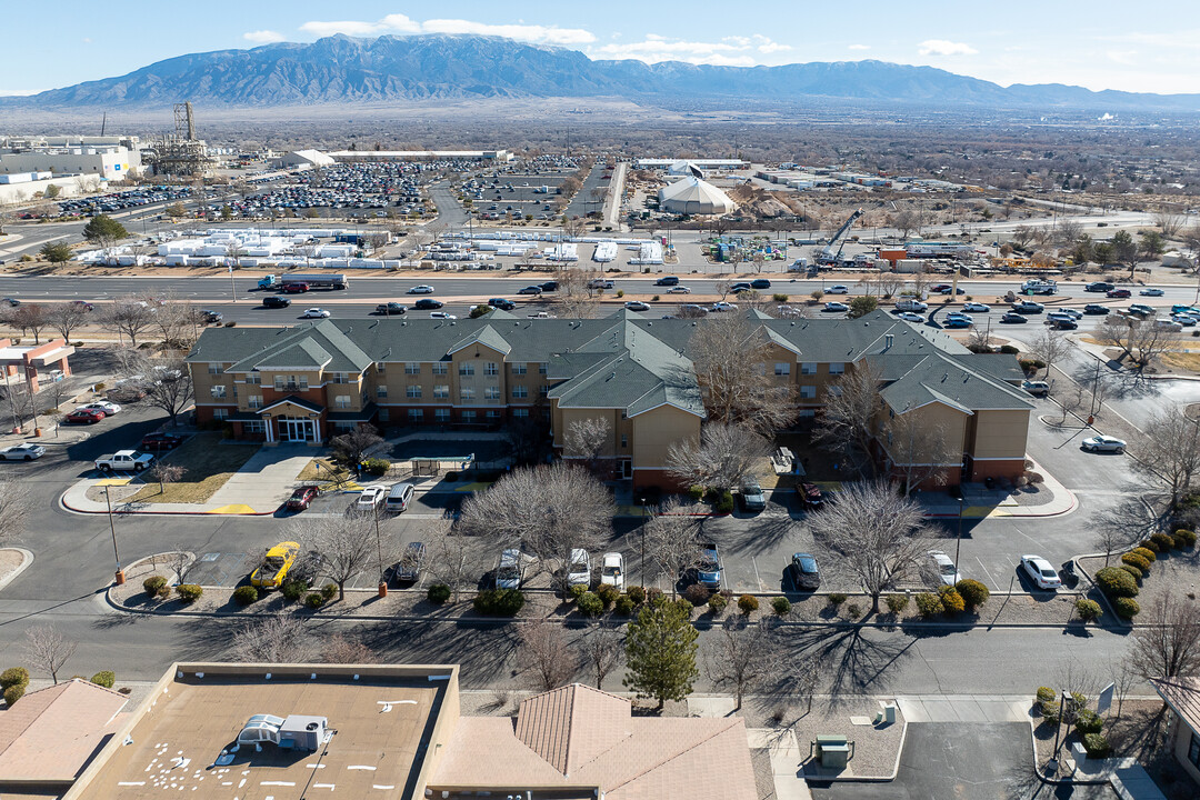 Furnished Studio - Rio Rancho in Rio Rancho, NM - Foto de edificio