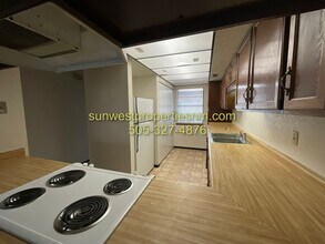 1078 E Navajo St in Farmington, NM - Building Photo - Building Photo