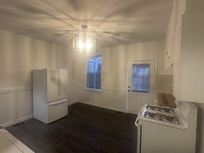 112 5th St in Cambridge, MA - Foto de edificio - Building Photo