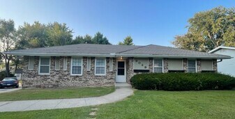 3029 Bristol St in St. Joseph, MO - Building Photo