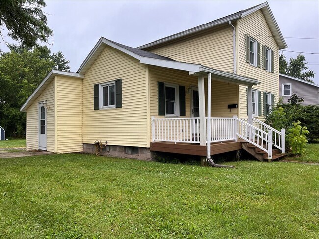 145 Tillotson St in Canandaigua, NY - Building Photo - Building Photo