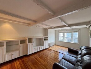 57 Clarendon Ave, Unit 57 in Somerville, MA - Foto de edificio - Building Photo