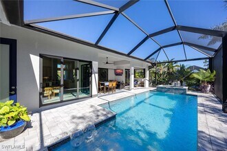 1871 Dogwood Dr in Marco Island, FL - Foto de edificio - Building Photo