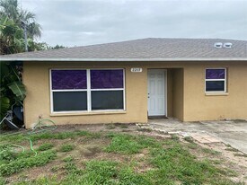 2217 Leda Ave S in Lehigh Acres, FL - Building Photo