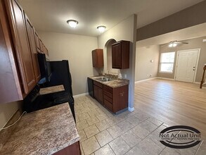 7401 Arratt Ct in Columbia, MO - Foto de edificio - Building Photo