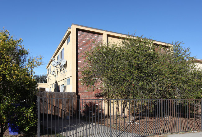 3770 Van Dyke Ave in San Diego, CA - Building Photo - Building Photo