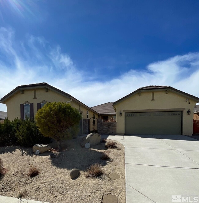 property at 1467 Bluewood Dr