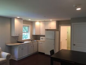 1300 Hope St-Unit -2 in Stamford, CT - Building Photo - Building Photo