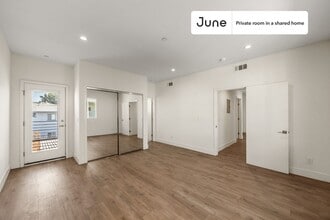Private bedroom in 4 bed/4 bath Home in Los Angeles, CA - Building Photo - Building Photo