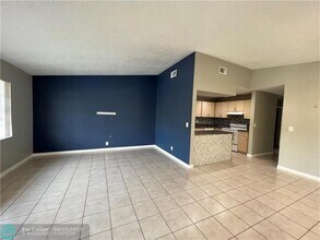 353 SW 35th Ave in Deerfield Beach, FL - Building Photo - Building Photo