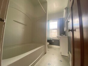 2257 N 72nd St in Wauwatosa, WI - Building Photo - Building Photo