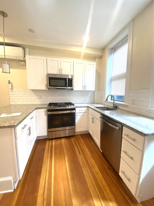 11 Seaverns Ave in Boston, MA - Building Photo