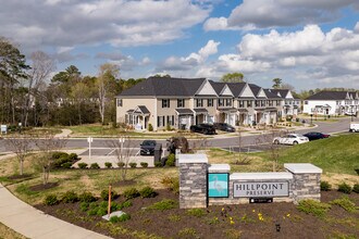 Hillpoint Preserve Townhome Apartments in Suffolk, VA - Foto de edificio - Building Photo