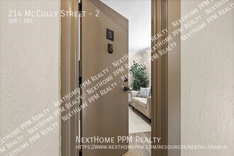 214 McCully St in Pittsburgh, PA - Building Photo - Building Photo