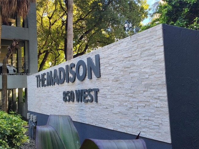 850 N Miami Ave in Miami, FL - Building Photo - Building Photo