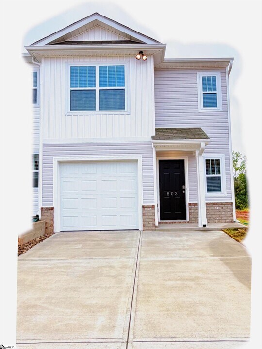 803 Embark Cir in Greer, SC - Building Photo