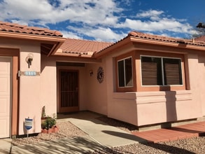 9908 N Woodstone Trail in Tucson, AZ - Building Photo - Building Photo