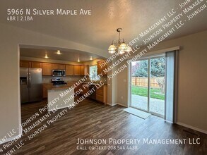 5966 N Silver Maple Ave in Meridian, ID - Building Photo - Building Photo