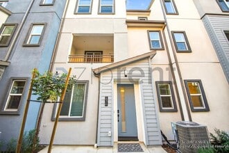 836 Lexi Ln in Covina, CA - Building Photo - Building Photo