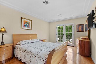 1617 N Orange Grove Ave in West Hollywood, CA - Foto de edificio - Building Photo