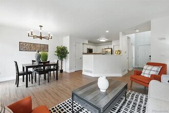 1203 S Zeno Way in Aurora, CO - Building Photo - Building Photo
