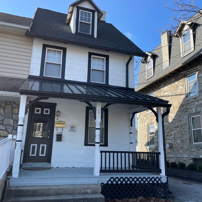 34 Darby Rd in Paoli, PA - Building Photo - Building Photo