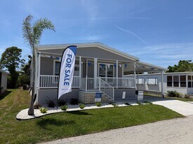 310 8th St in Nokomis, FL - Building Photo