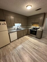 1994 Lansing Dr in Pensacola, FL - Building Photo - Building Photo