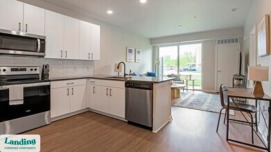 1600 NW 38th St in Kansas City, MO - Foto de edificio - Building Photo