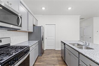 5370 Swan Ln in Powder Springs, GA - Building Photo - Building Photo