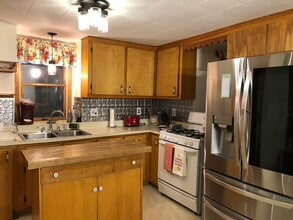 38 Bumpy Ln in Methuen, MA - Foto de edificio - Building Photo