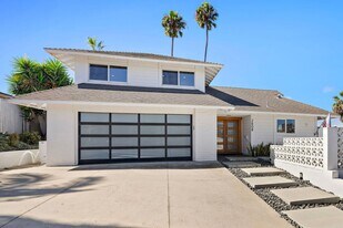 2609 Via Cascadita in San Clemente, CA - Building Photo