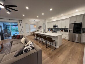 10413 Canary Isle Dr in Tampa, FL - Building Photo - Building Photo