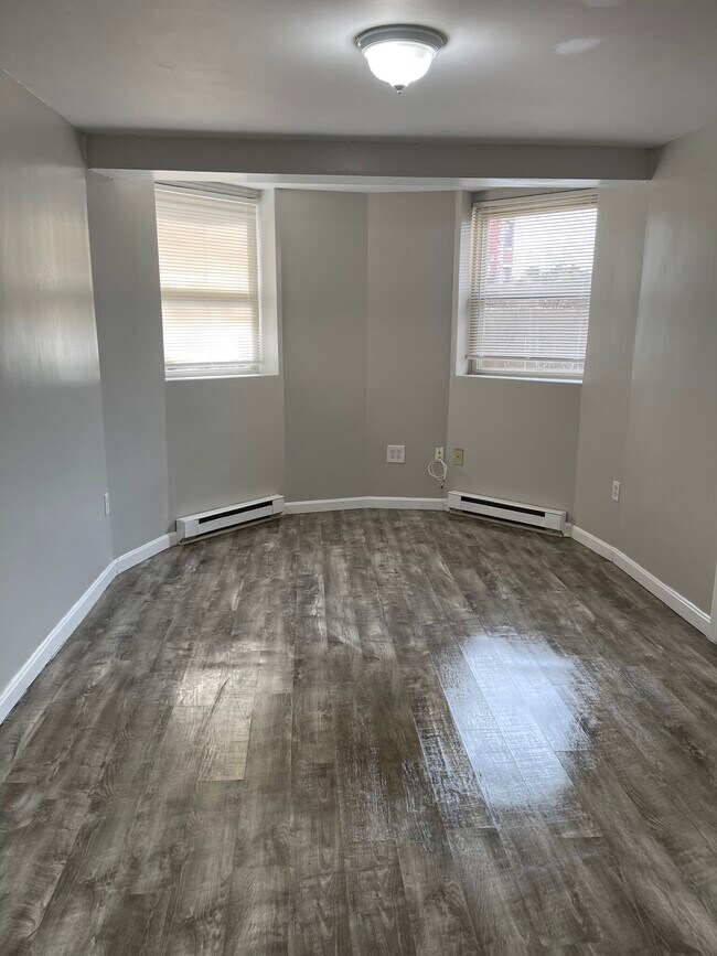 838 Beacon St, Unit 3