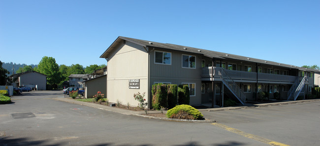 Firwood Apartments in Eugene, OR - Building Photo - Building Photo