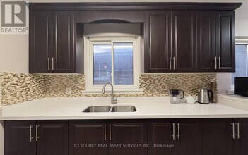 19 Talbot St in Brampton, ON - Building Photo - Building Photo