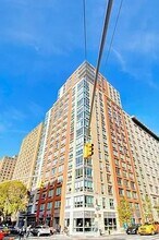 401 W 25th St in New York, NY - Building Photo - Building Photo