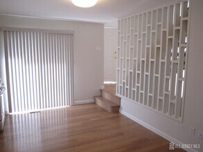 46 Ironwood Ct in Monmouth Junction, NJ - Building Photo - Building Photo