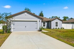 15 Rivera Ln in Palm Coast, FL - Building Photo