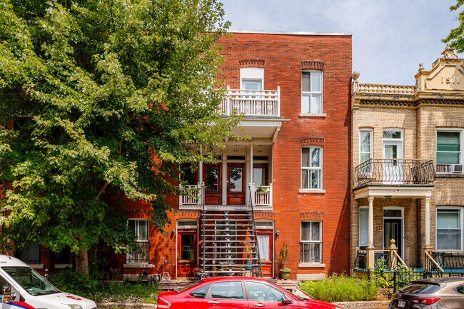 845 Du Couvent Rue in Montréal, QC - Building Photo - Building Photo